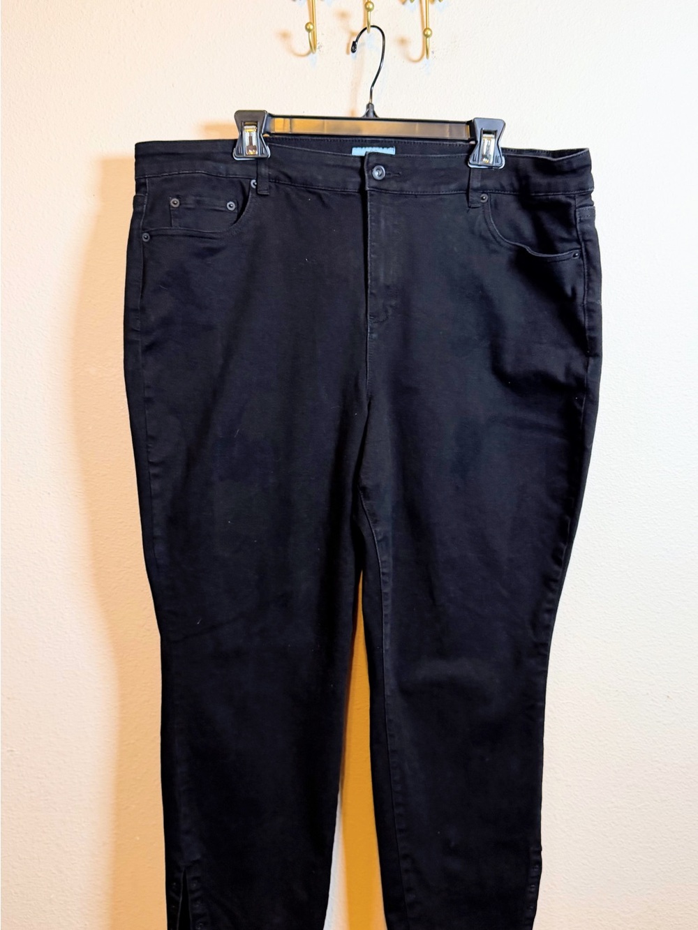 CeCe Black Skinny Classic 5 pocket Women’s Jeans. Size 20W